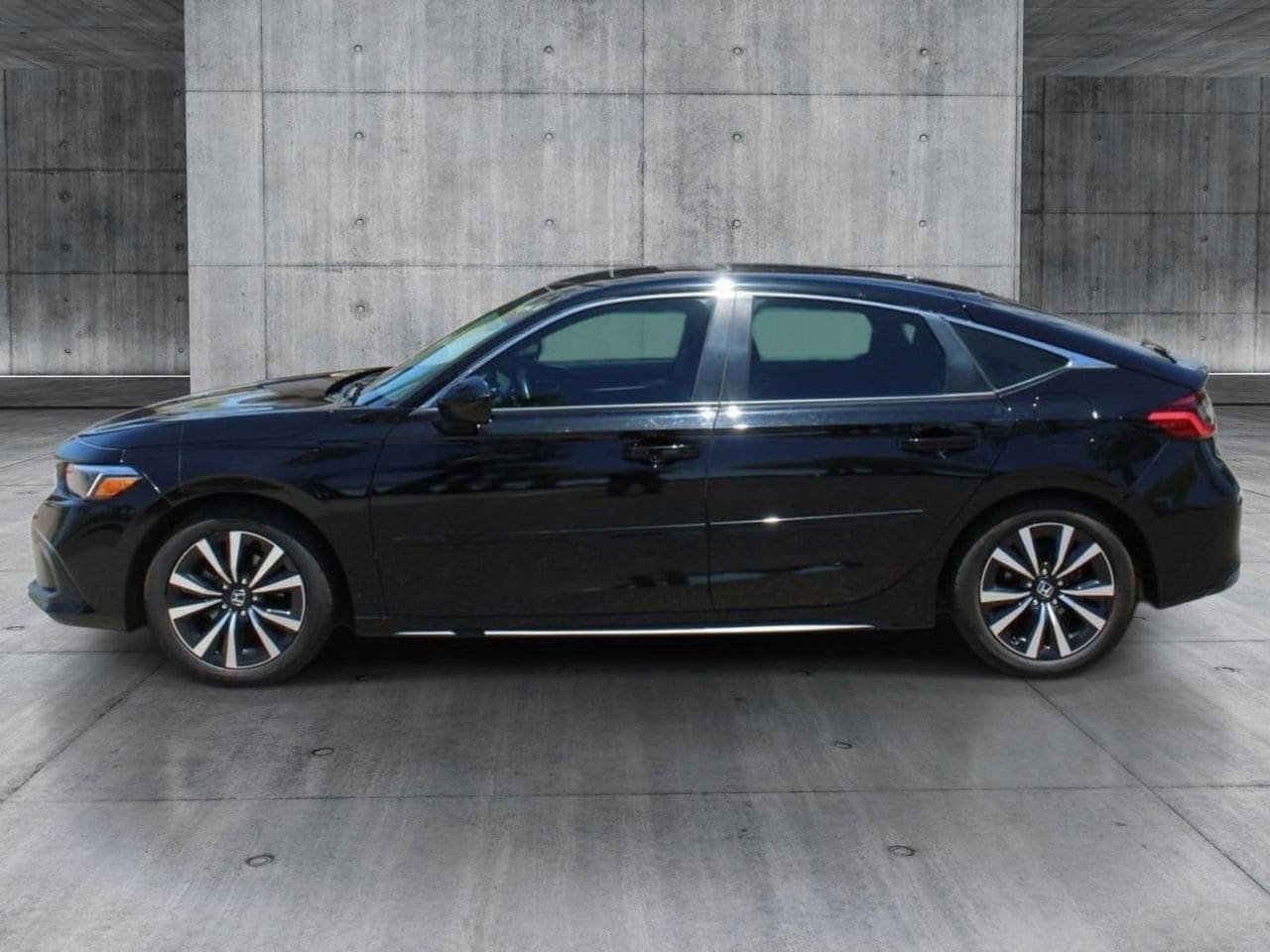 Used 2024 Honda Civic EX-L image 2