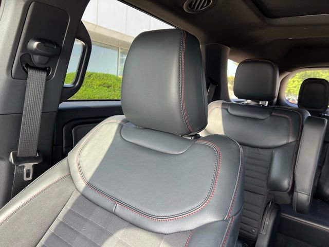 Used 2025 Ford Explorer ST-Line w/ Premium Package AWD/4WD image 18