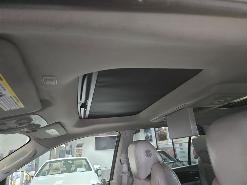 Used 2016 Buick Enclave Premium w/ Experience Buick Package FWD image 27