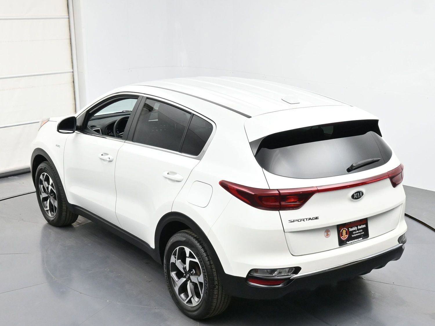 Used 2022 Kia Sportage LX AWD/4WD image 33