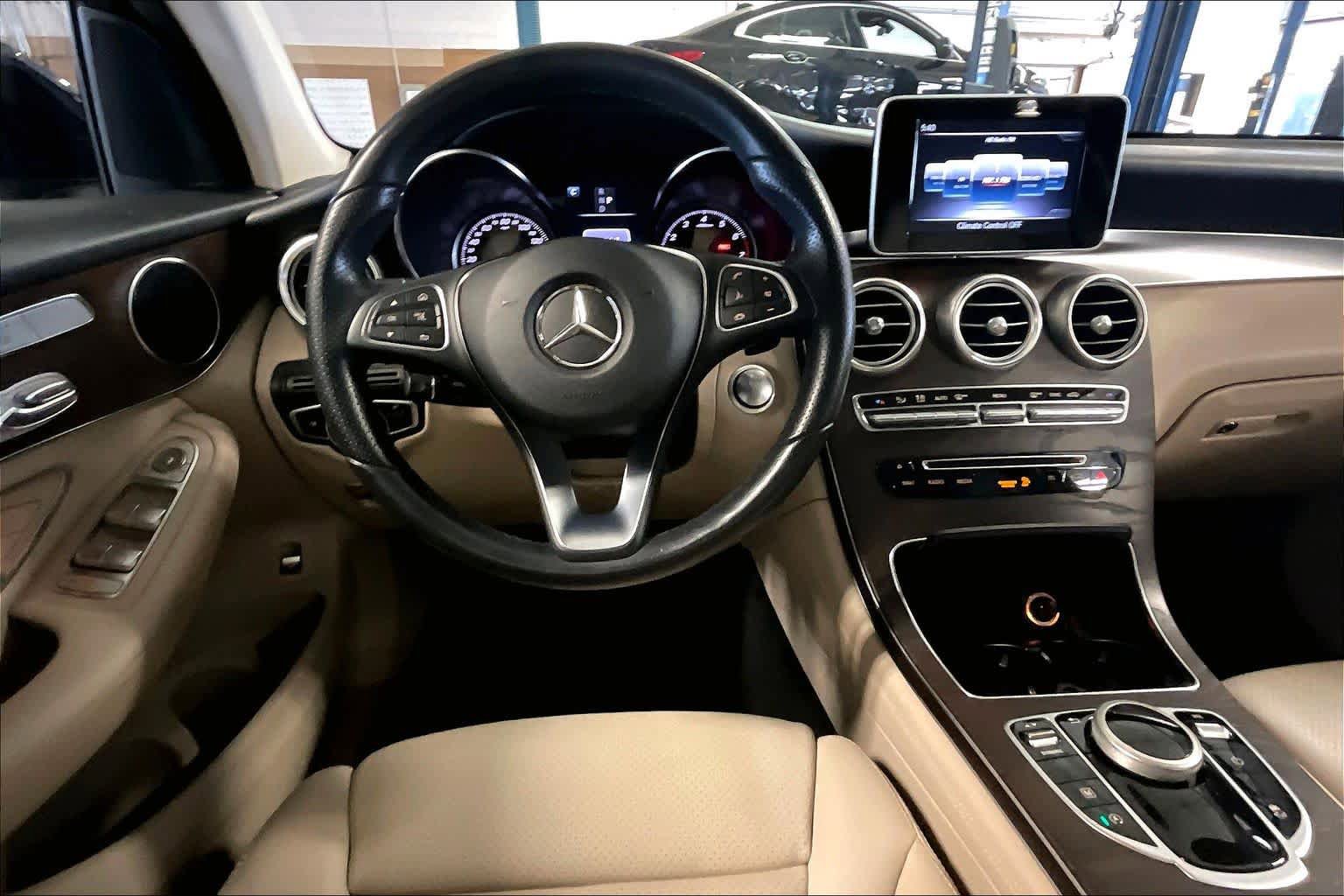 Used 2019 Mercedes-Benz GLC 300 image 5