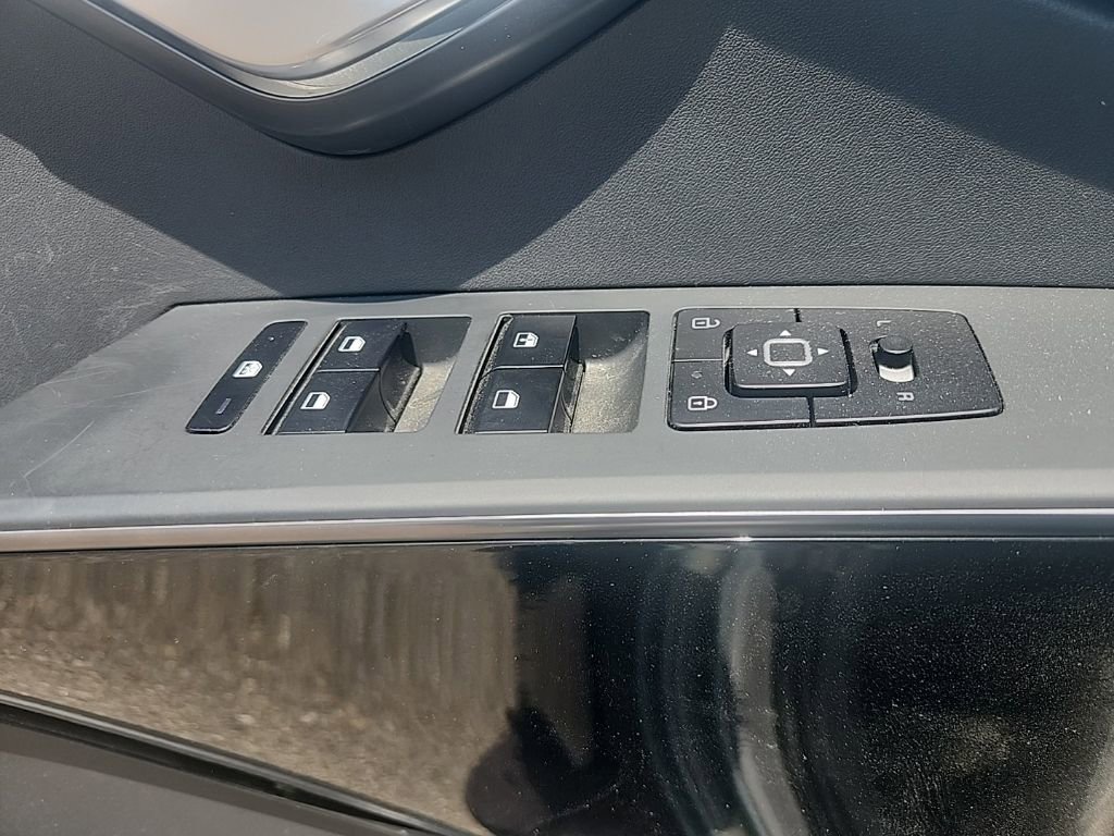 Used 2023 Kia Niro EX FWD image 25