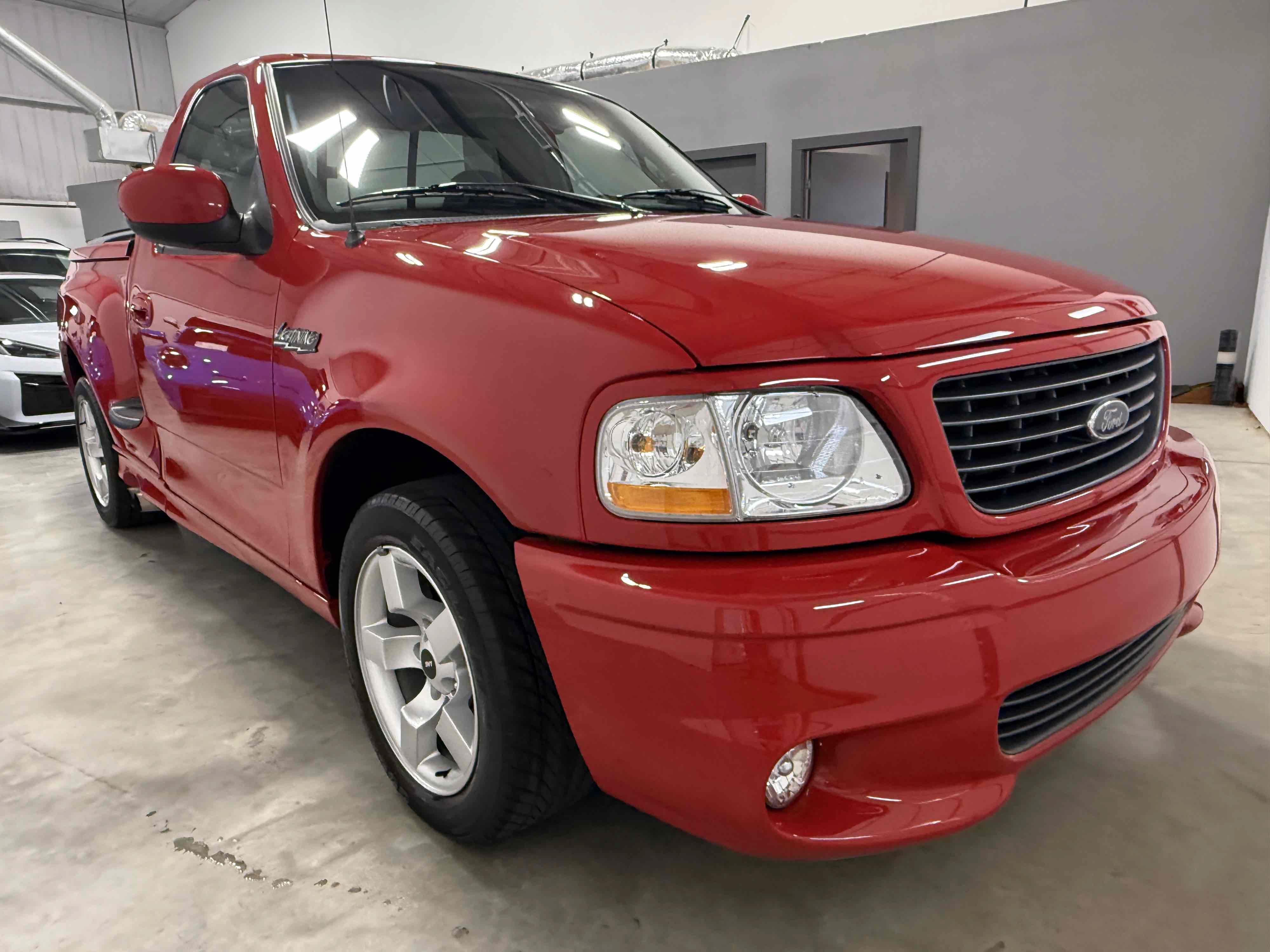 Used 2001 Ford F150 Lightning RWD image 72