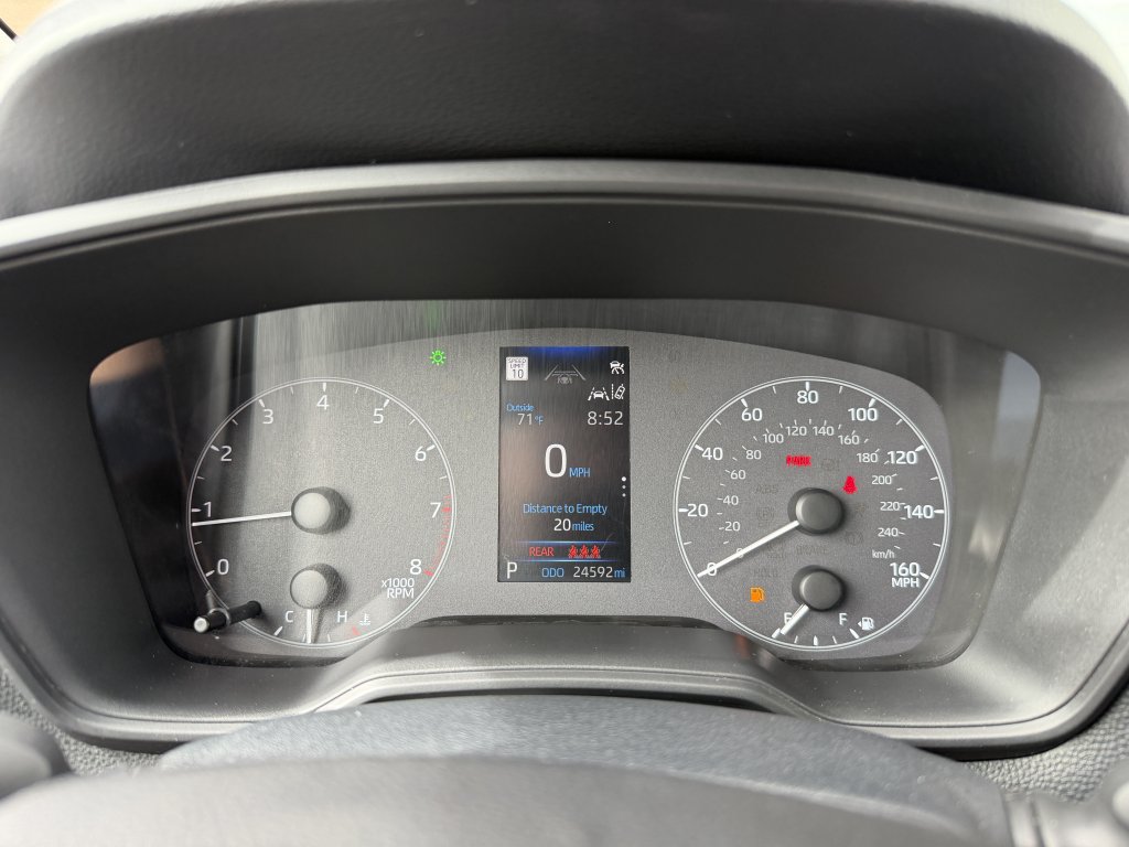 Used 2023 Toyota Corolla Cross LE AWD/4WD image 17