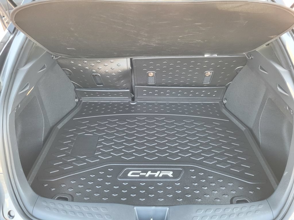 Used 2019 Toyota C-HR LE FWD image 7