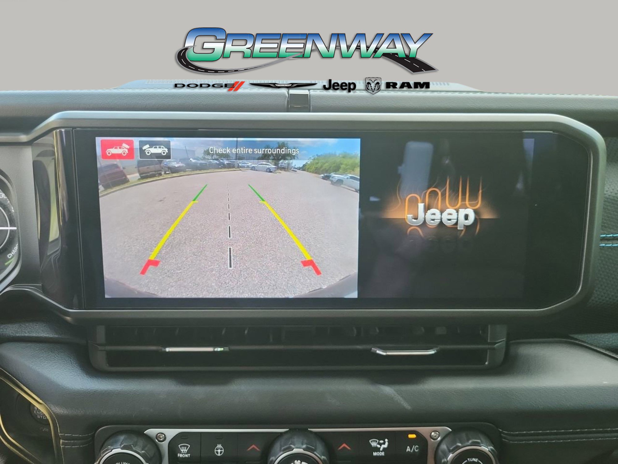 Used 2024 Jeep Wrangler Unlimited Rubicon 4xe w/ Capability Package AWD/4WD image 16