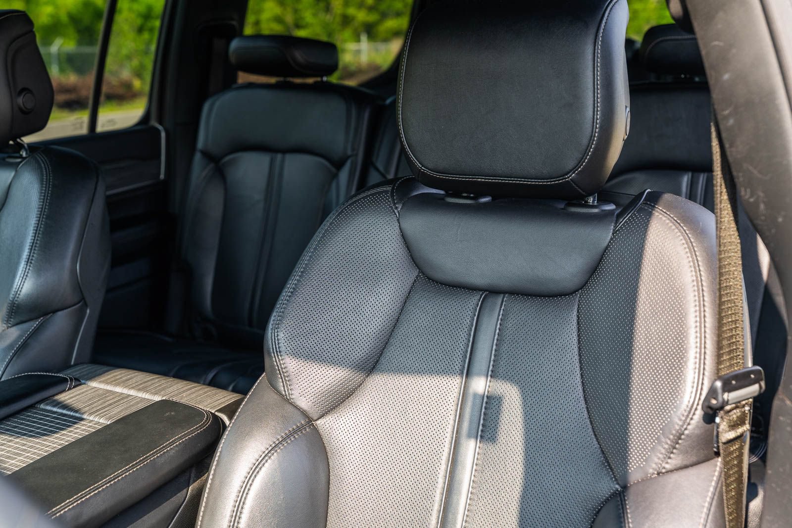 Used 2024 Jeep Wagoneer Series II w/ Flexible Seating Group RWD image 24