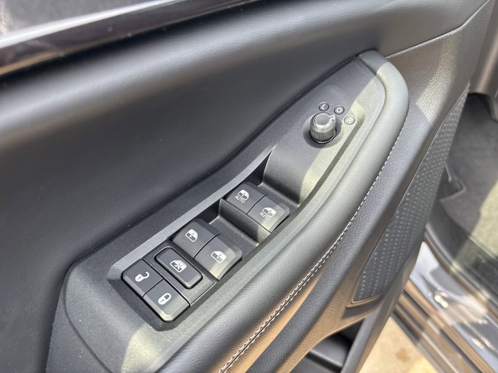 Used 2023 Jeep Grand Cherokee Altitude image 15