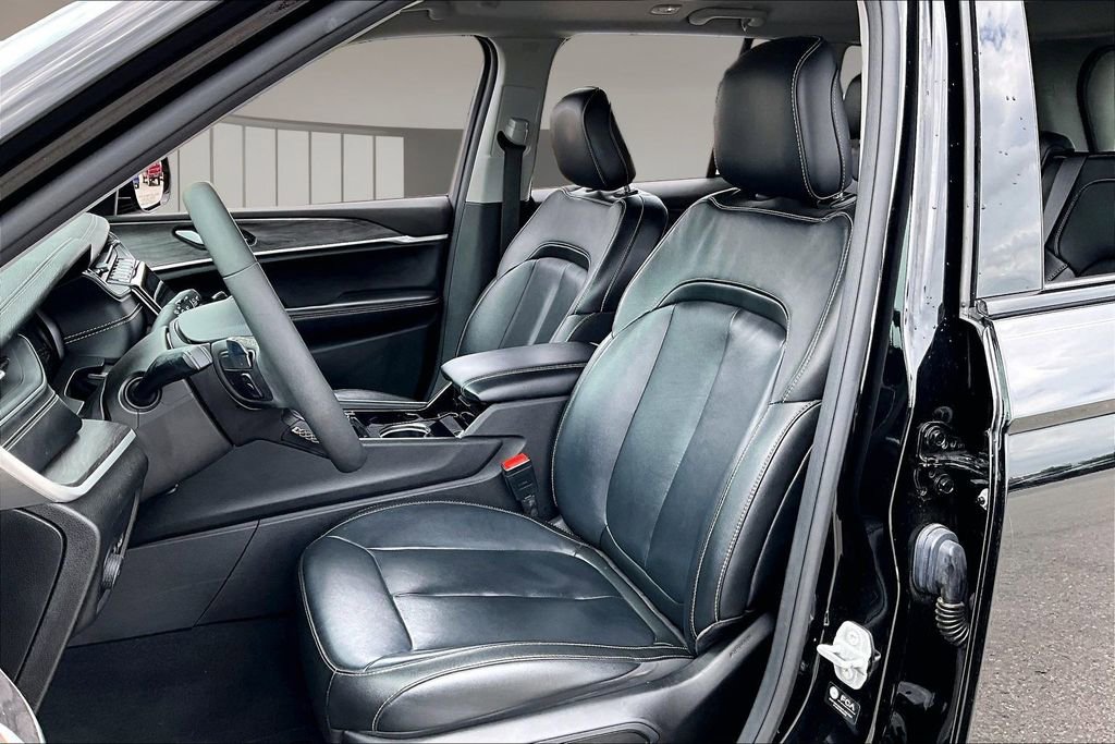 Used 2020 Jeep Grand Cherokee High Altitude AWD/4WD image 24