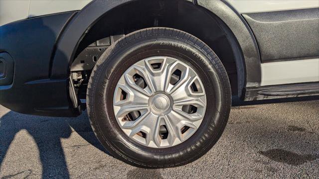 Used 2023 Ford E-Transit Medium Roof RWD image 27