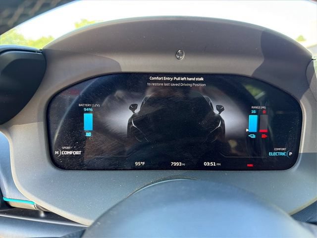 Used 2023 McLaren Artura RWD image 14