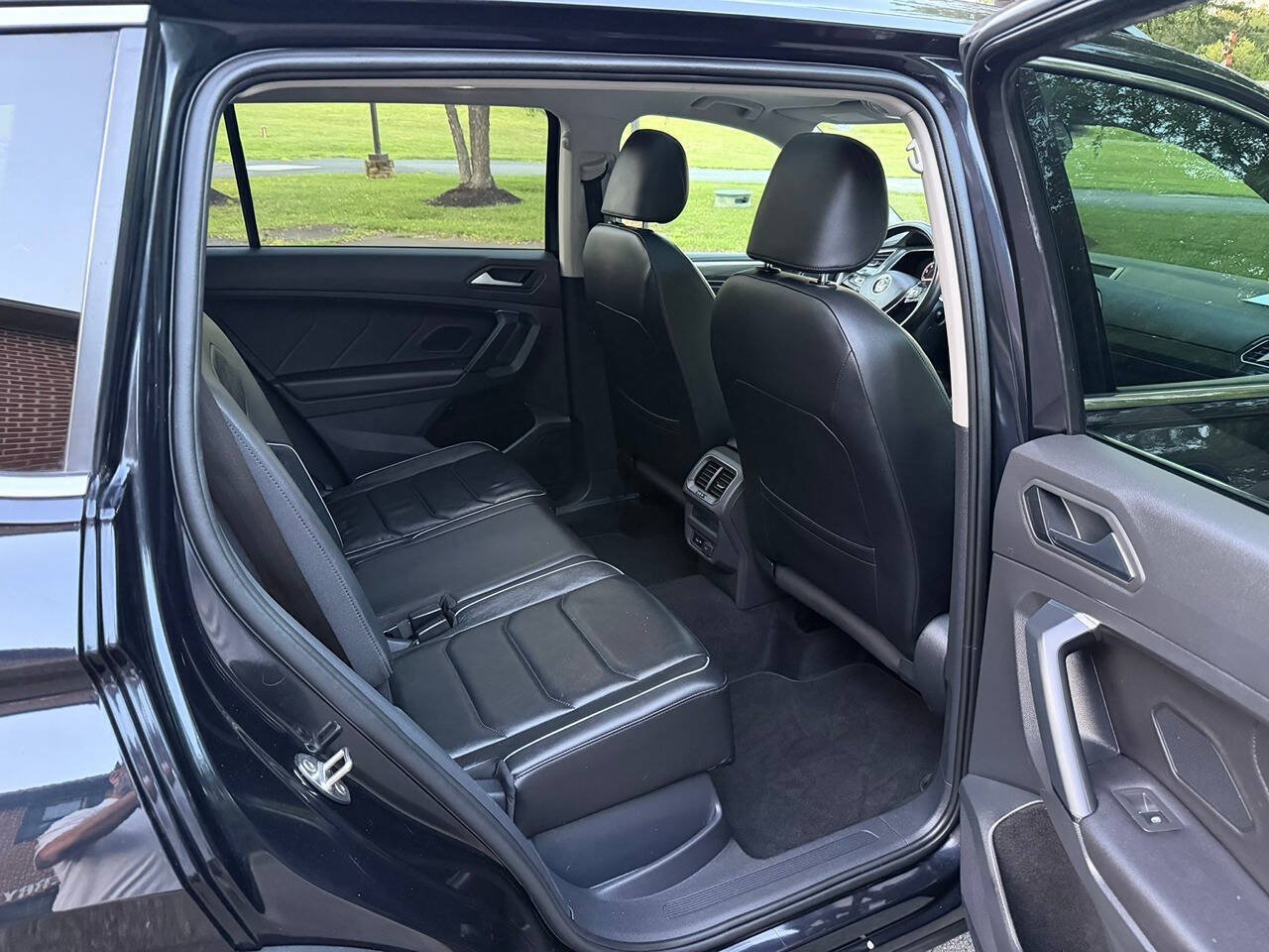 Used 2019 Volkswagen Tiguan SEL Premium AWD/4WD image 26