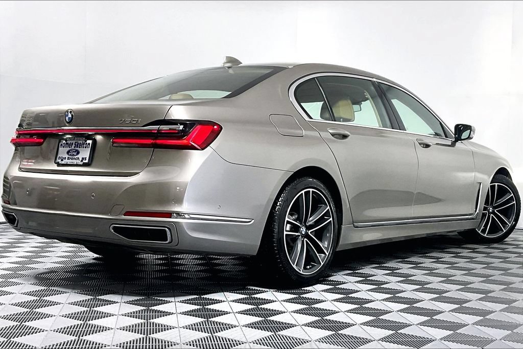Used 2022 BMW 750Li xDrive AWD/4WD image 12