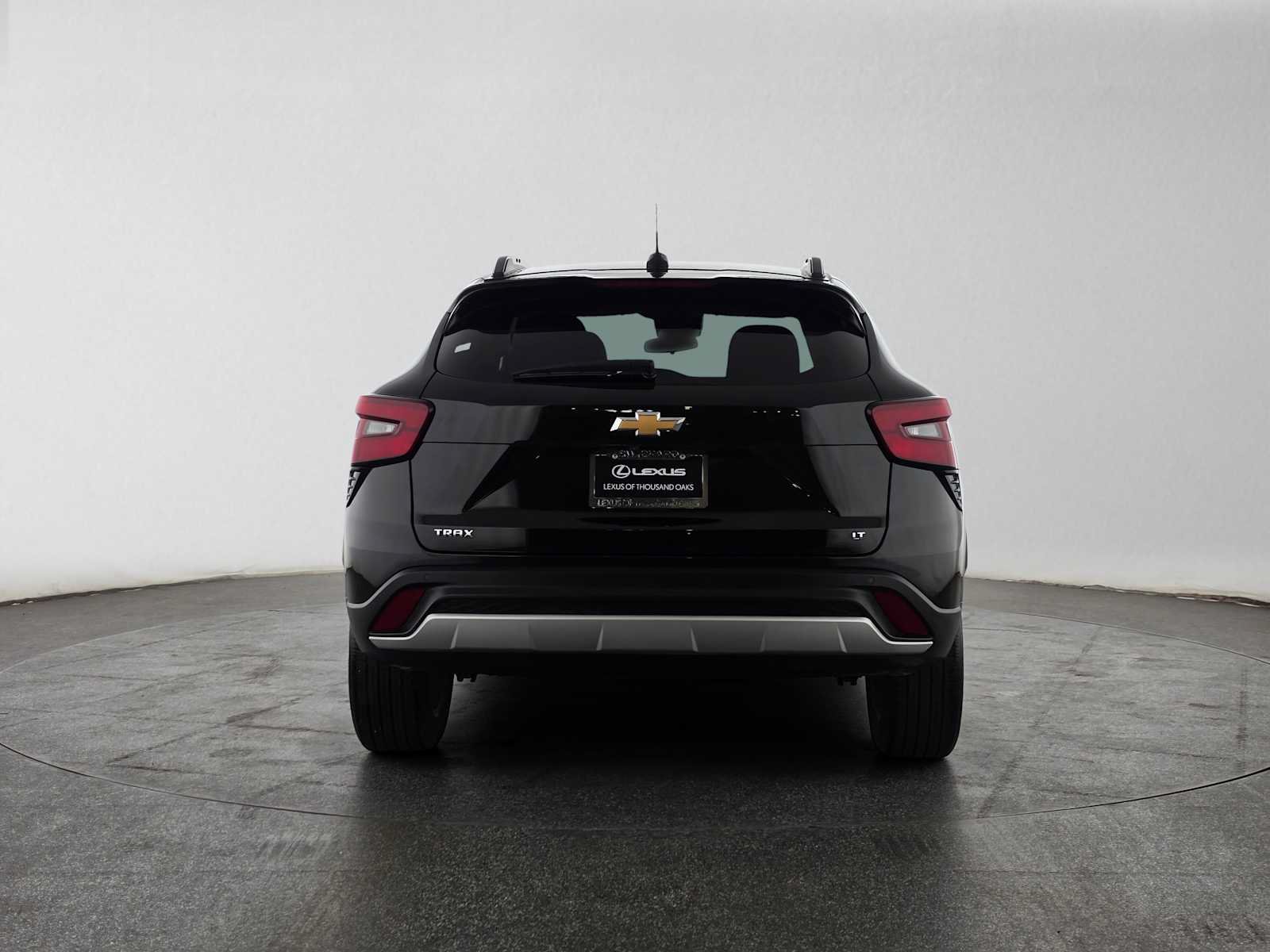 Used 2025 Chevrolet Trax LT w/ Driver Confidence Package FWD image 4