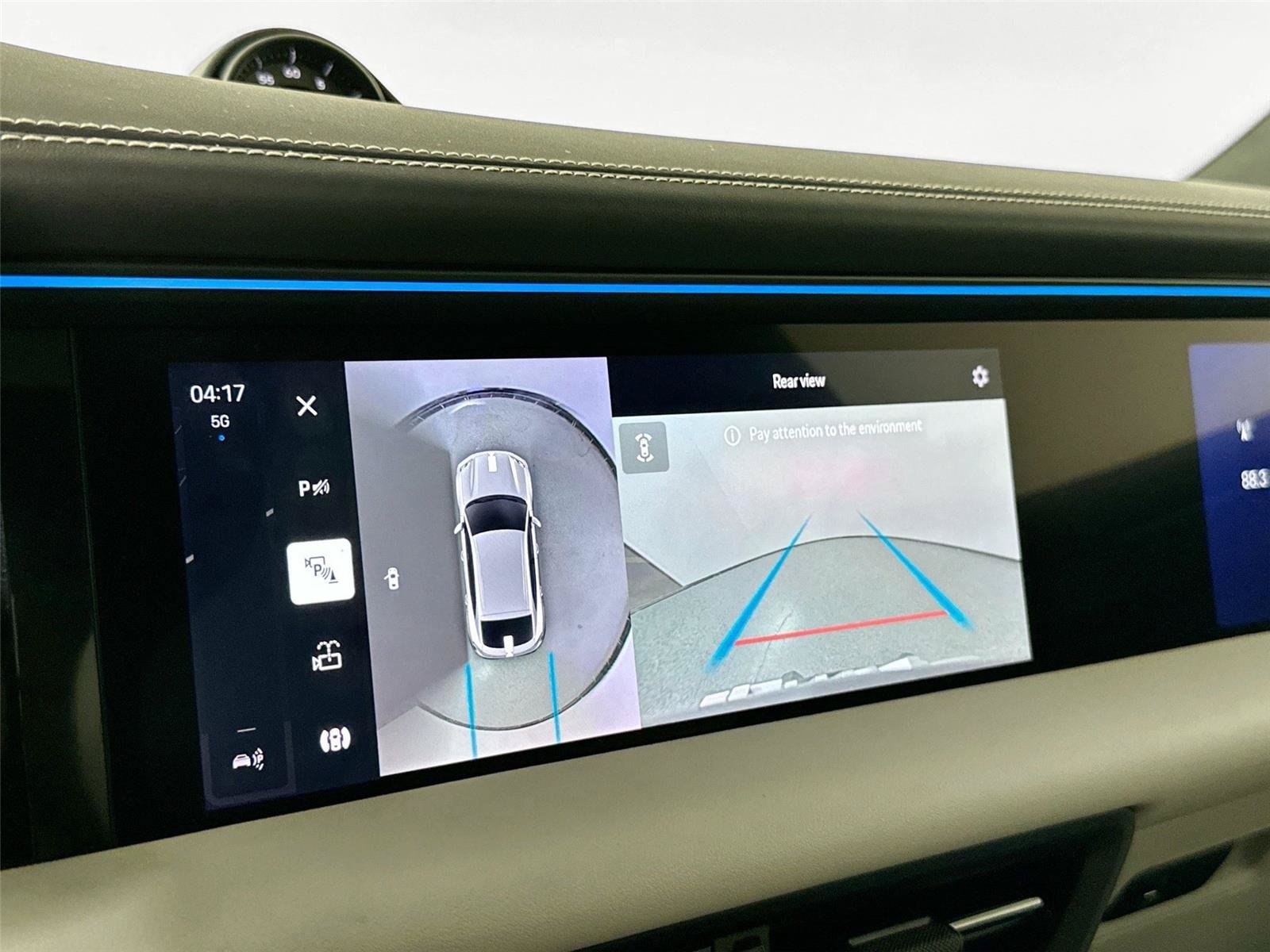 Certified 2024 Porsche Macan Turbo Electric AWD/4WD image 23