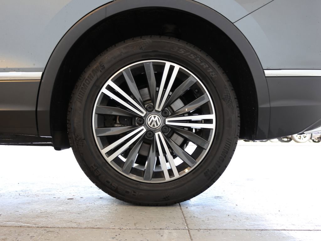 Used 2018 Volkswagen Tiguan SEL AWD/4WD image 13