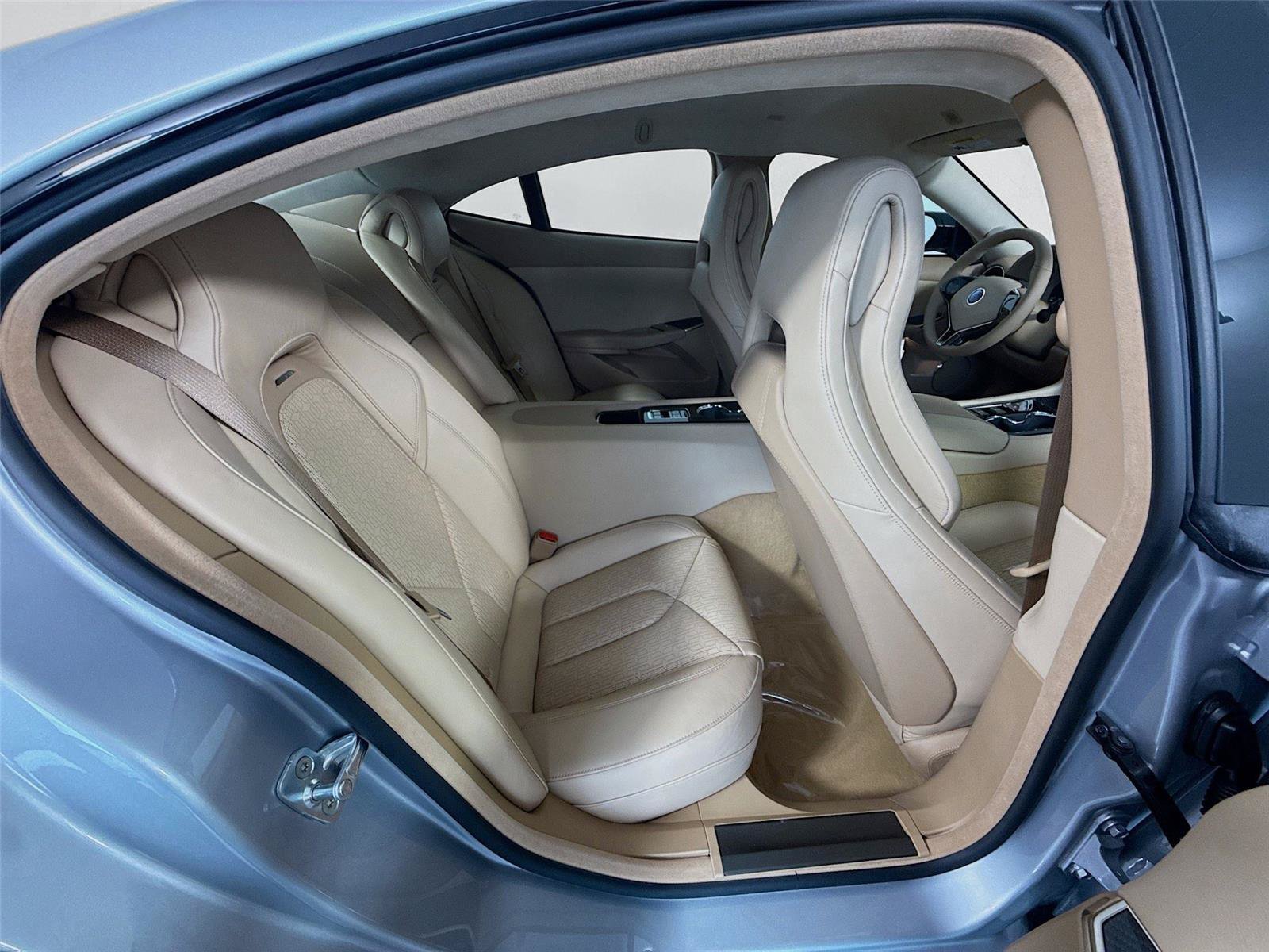 New 2025 Karma Revero Luxury RWD image 18