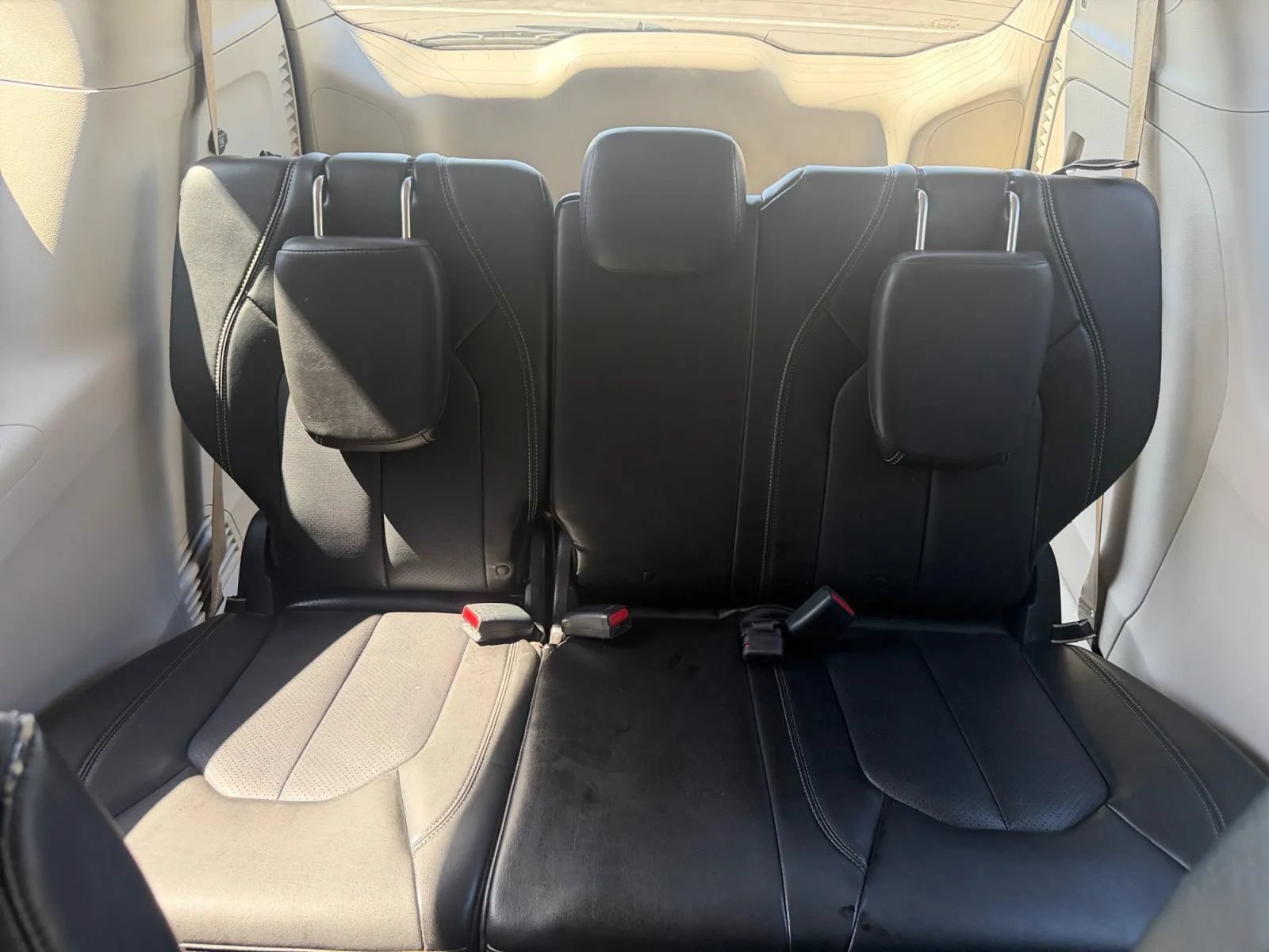 Used 2020 Chrysler Voyager Lxi FWD image 18