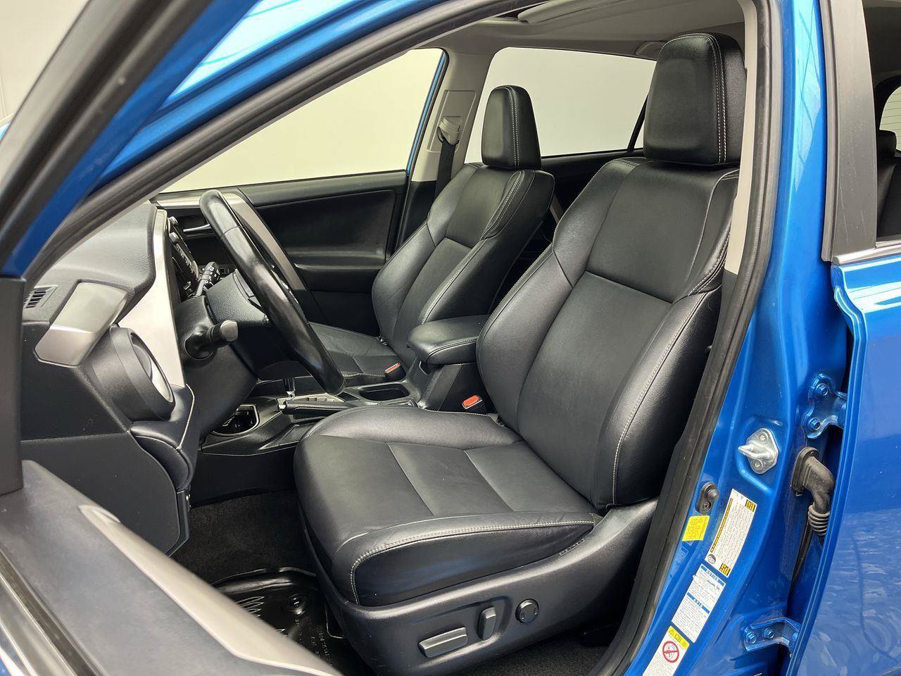 Used 2018 Toyota RAV4 Limited w/ Advanced Technology Package AWD/4WD image 10