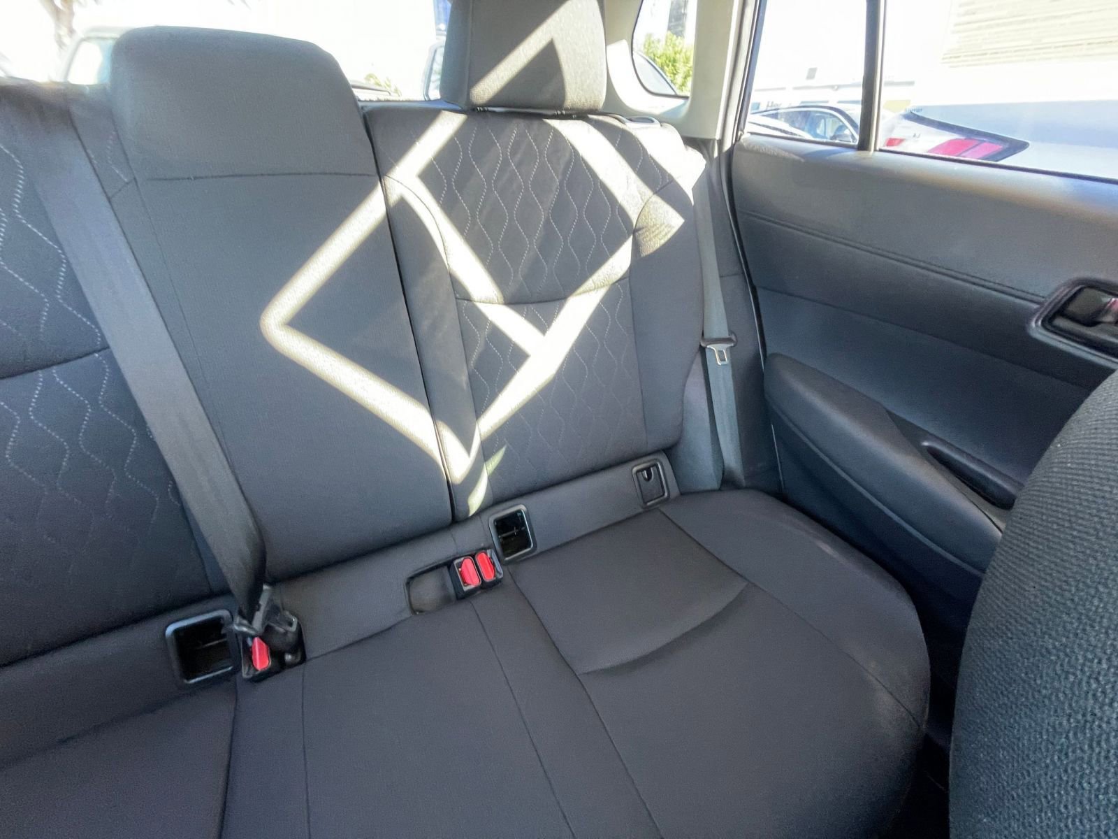 Used 2025 Toyota Corolla Cross LE image 37