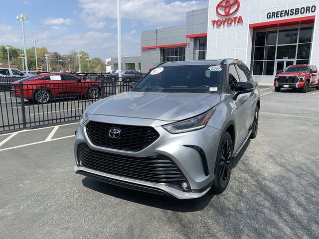 Used 2023 Toyota Highlander XSE image 4