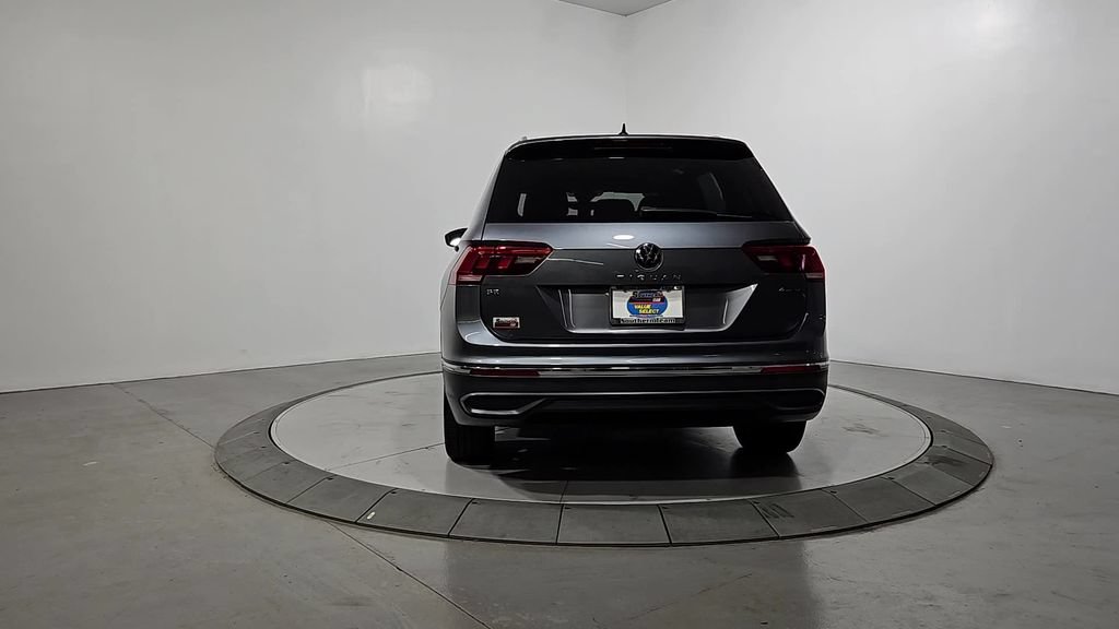 Used 2022 Volkswagen Tiguan SE AWD/4WD image 4