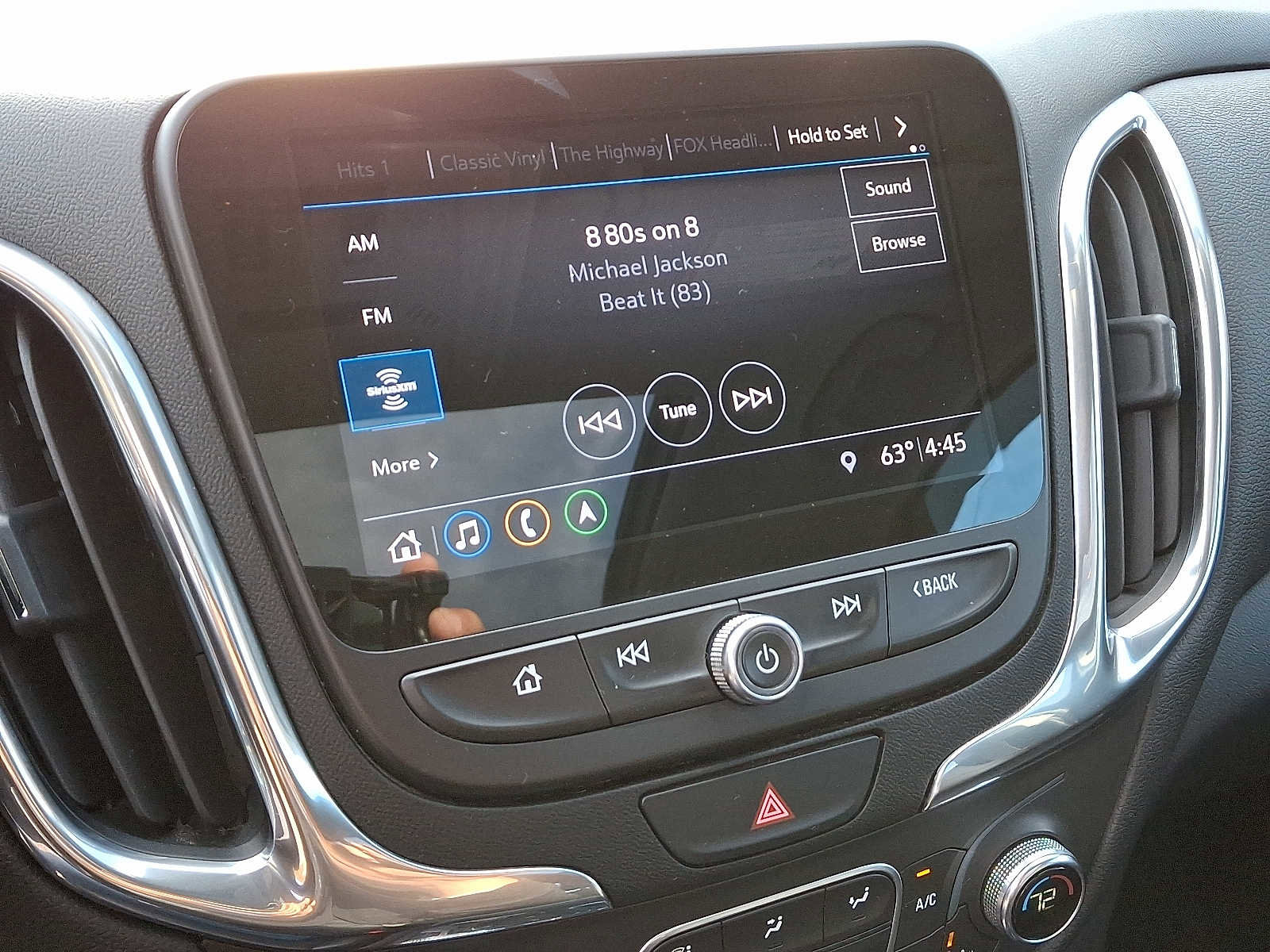 Used 2020 Chevrolet Equinox LT w/ Midnight Edition image 19