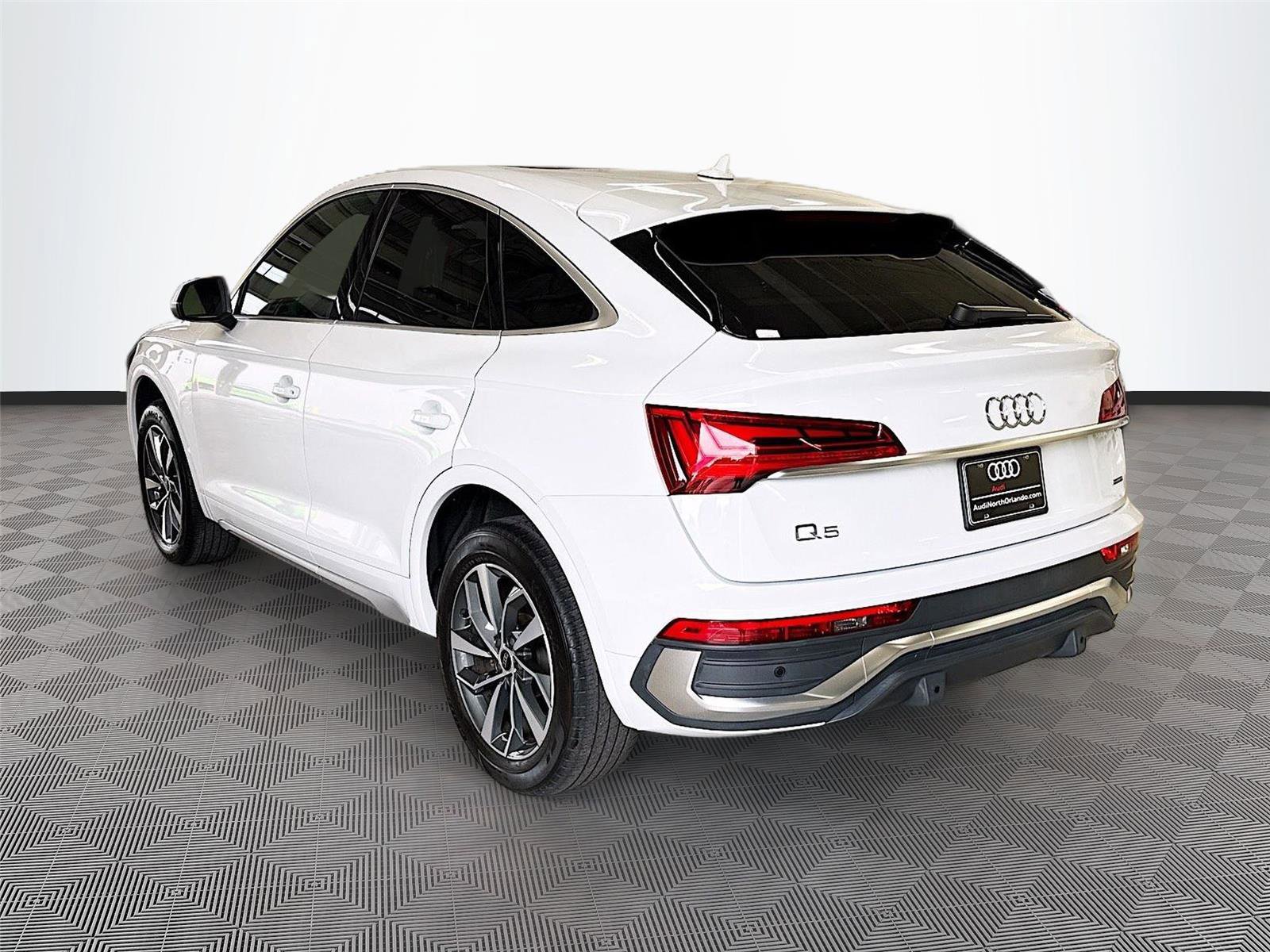 Certified 2023 Audi Q5 2.0T Premium Plus w/ Premium Plus Package AWD/4WD image 4
