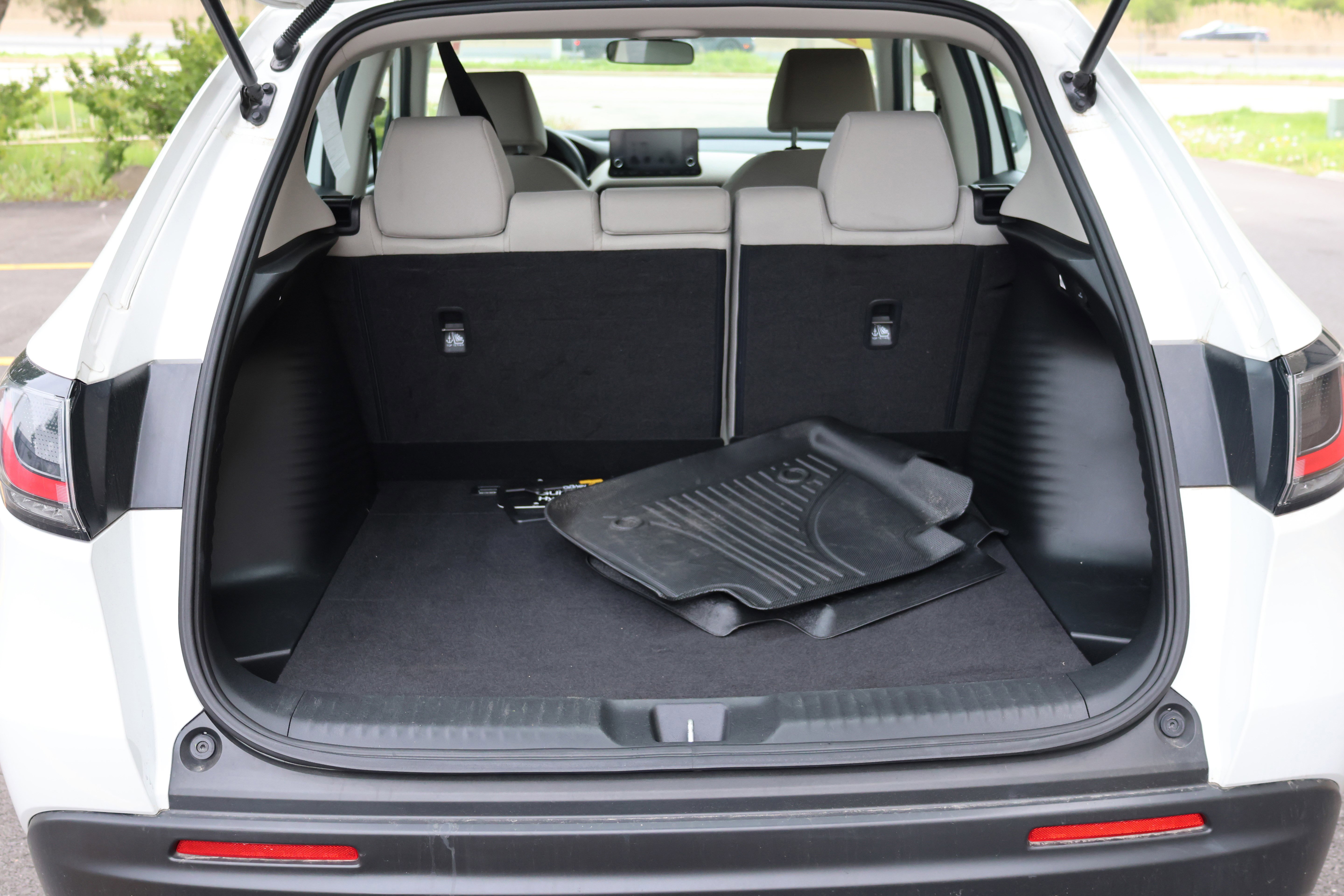 Used 2023 Honda HR-V LX image 6