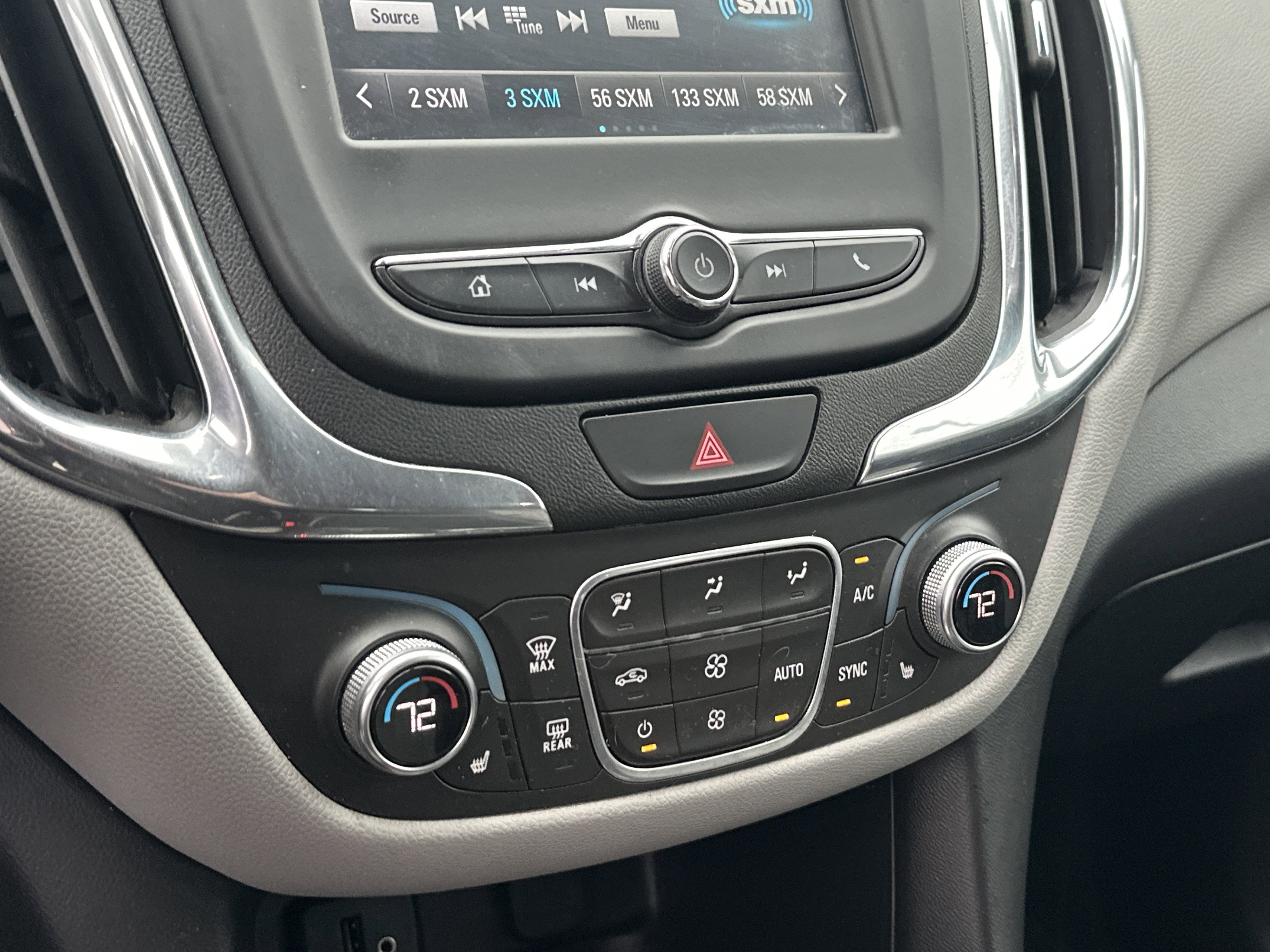 Certified 2018 Chevrolet Equinox LT image 31