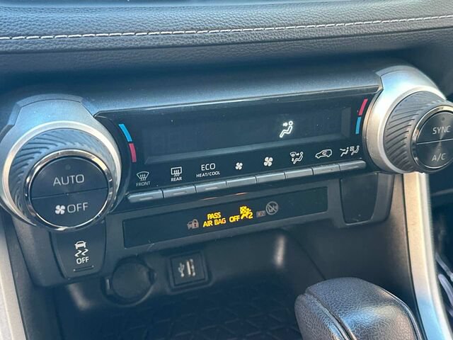 Used 2023 Toyota RAV4 LE AWD/4WD image 24