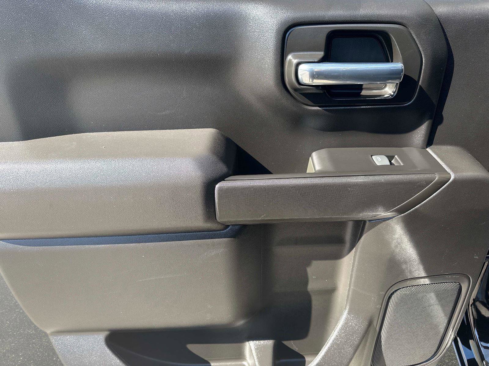 Used 2022 Chevrolet Silverado 1500 LT image 11