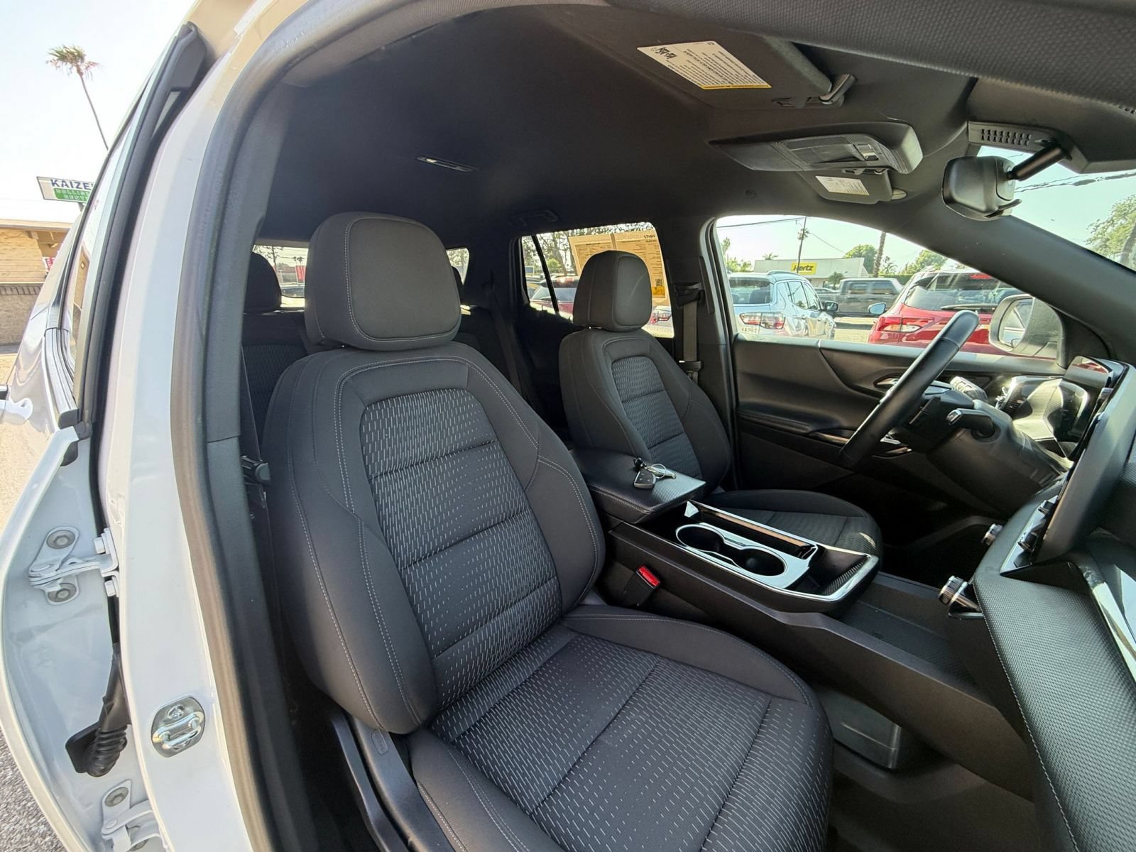 Used 2025 Chevrolet Equinox LT AWD/4WD image 37