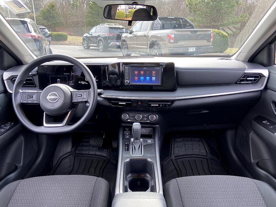 Certified 2025 Nissan Kicks S image 16