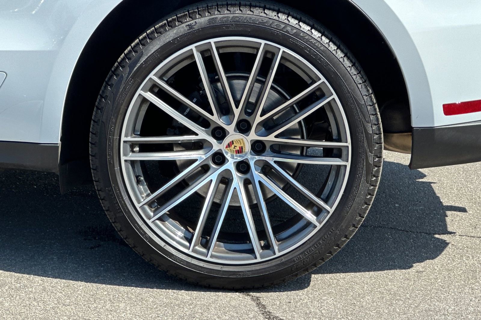 Used 2025 Porsche Macan image 44