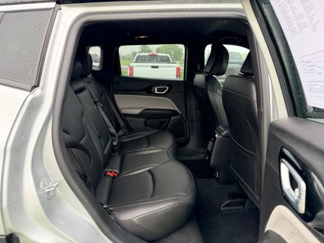 Used 2025 Jeep Compass Limited AWD/4WD image 8