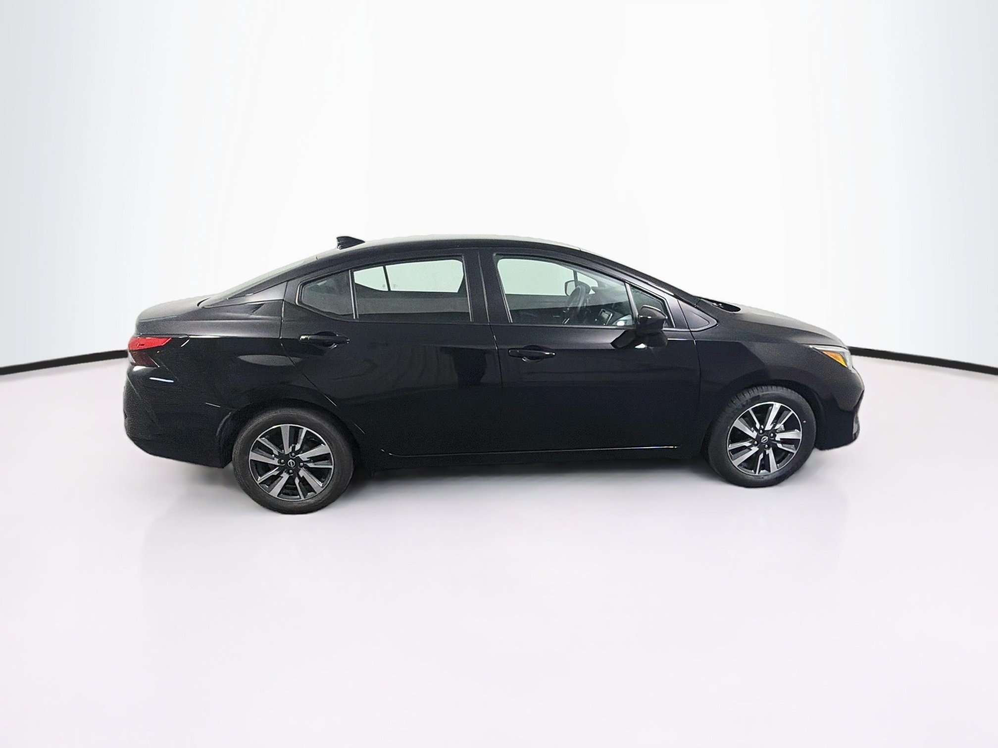 Used 2025 Nissan Versa SV FWD image 10