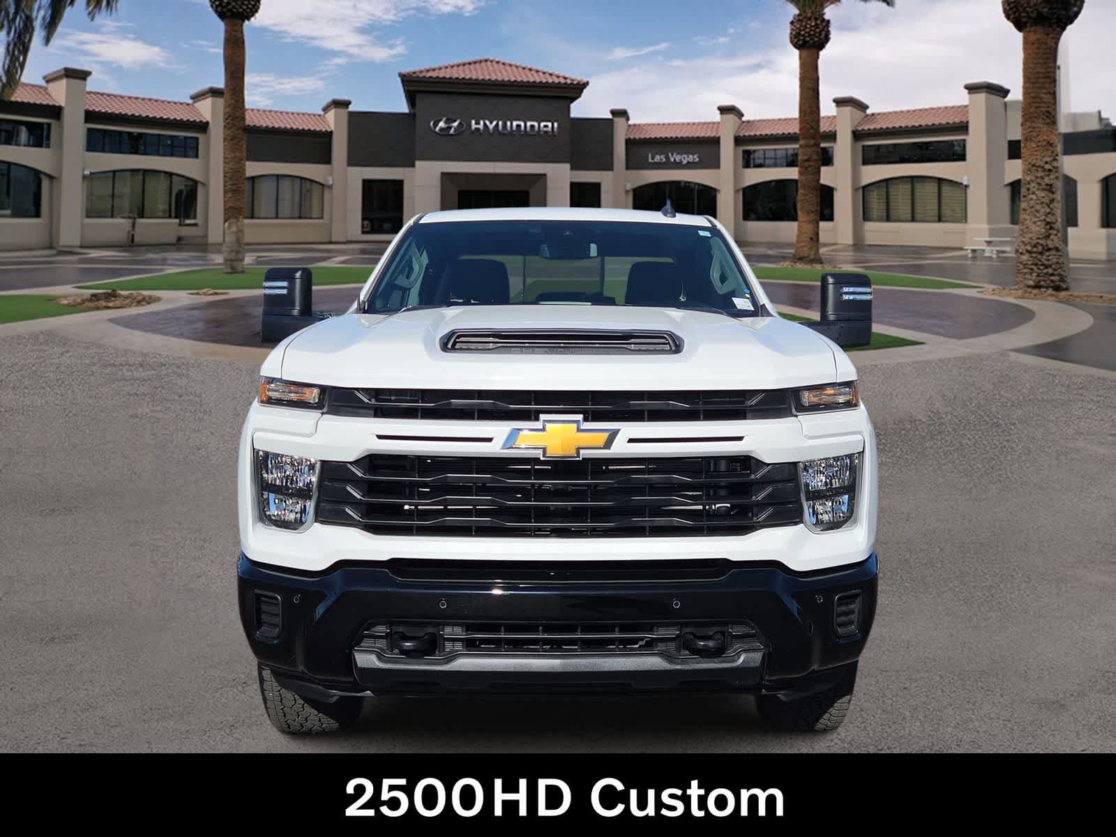 Used 2025 Chevrolet Silverado 2500 Custom w/ Custom Value Package AWD/4WD image 3