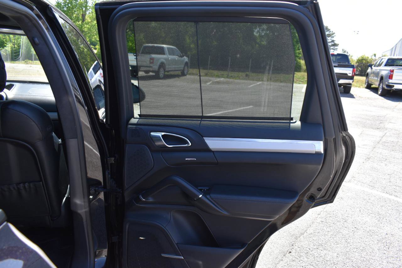 Used 2015 Porsche Cayenne Turbo AWD/4WD image 39