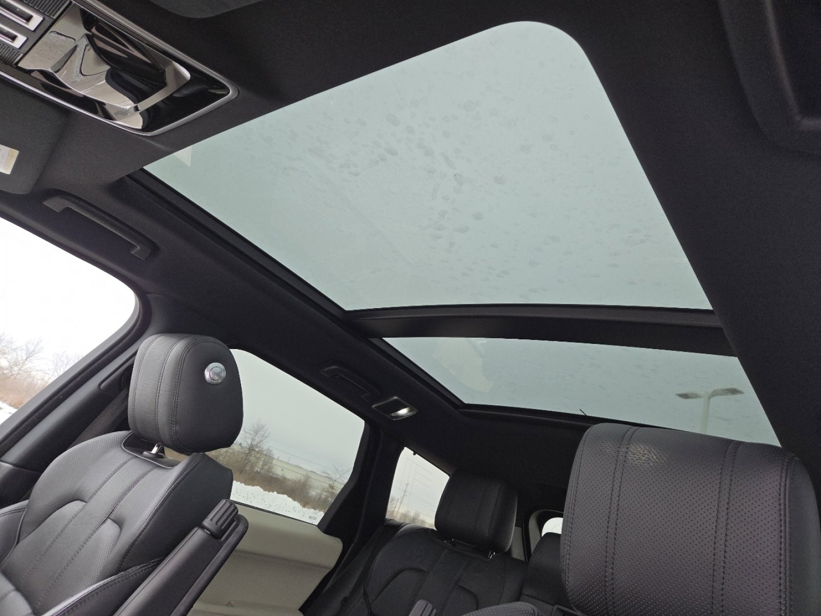 Used 2016 Land Rover Range Rover Sport HSE image 3