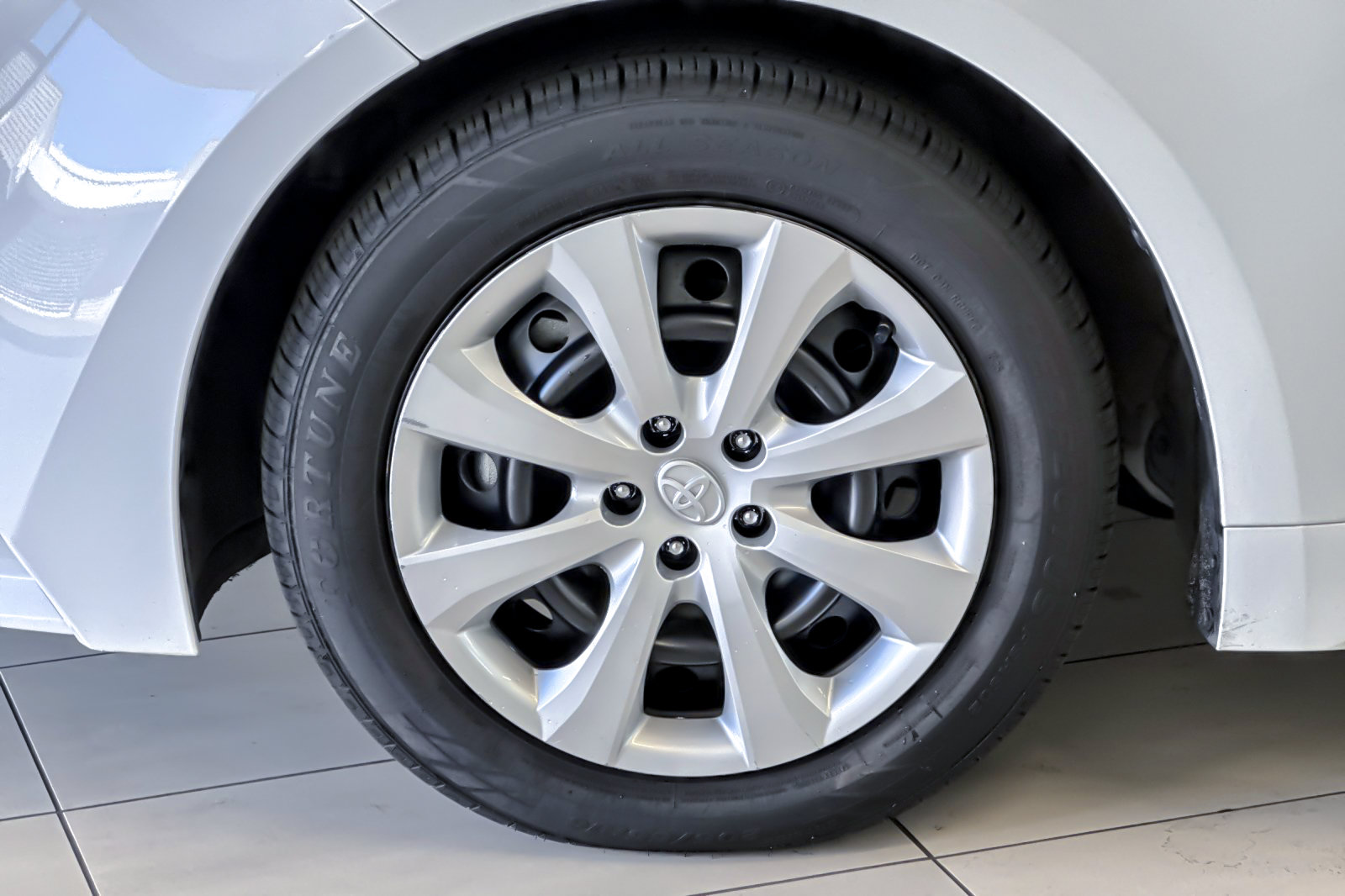 Used 2025 Toyota Corolla LE FWD image 23