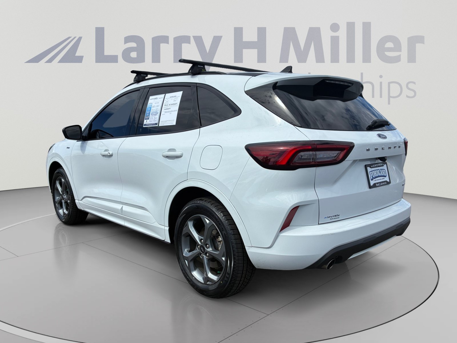 Used 2023 Ford Escape ST-Line AWD/4WD image 3