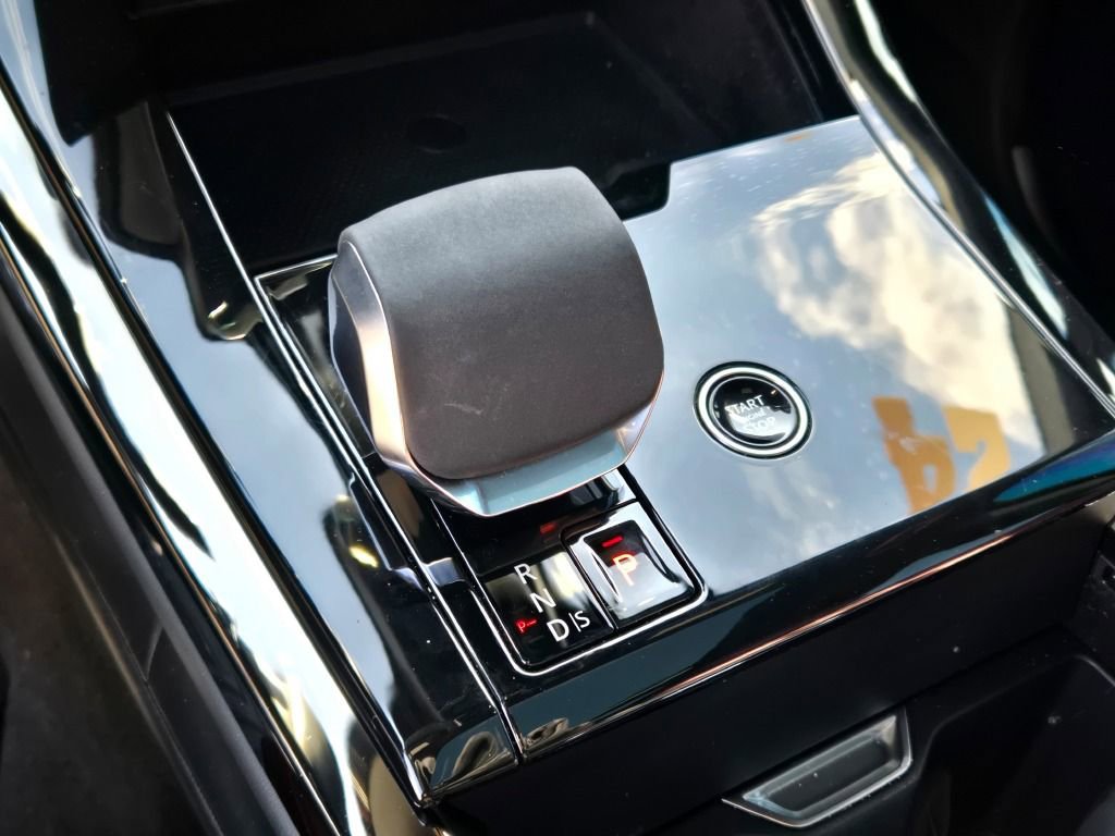 Used 2024 Land Rover Range Rover Sport Dynamic SE image 22