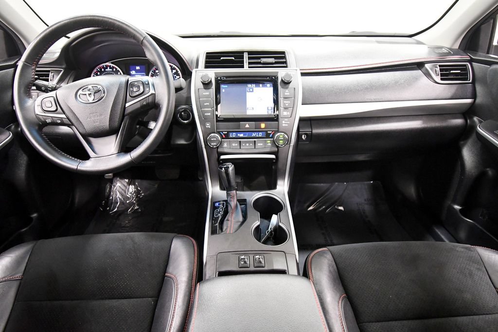 Used 2015 Toyota Camry XSE FWD image 3