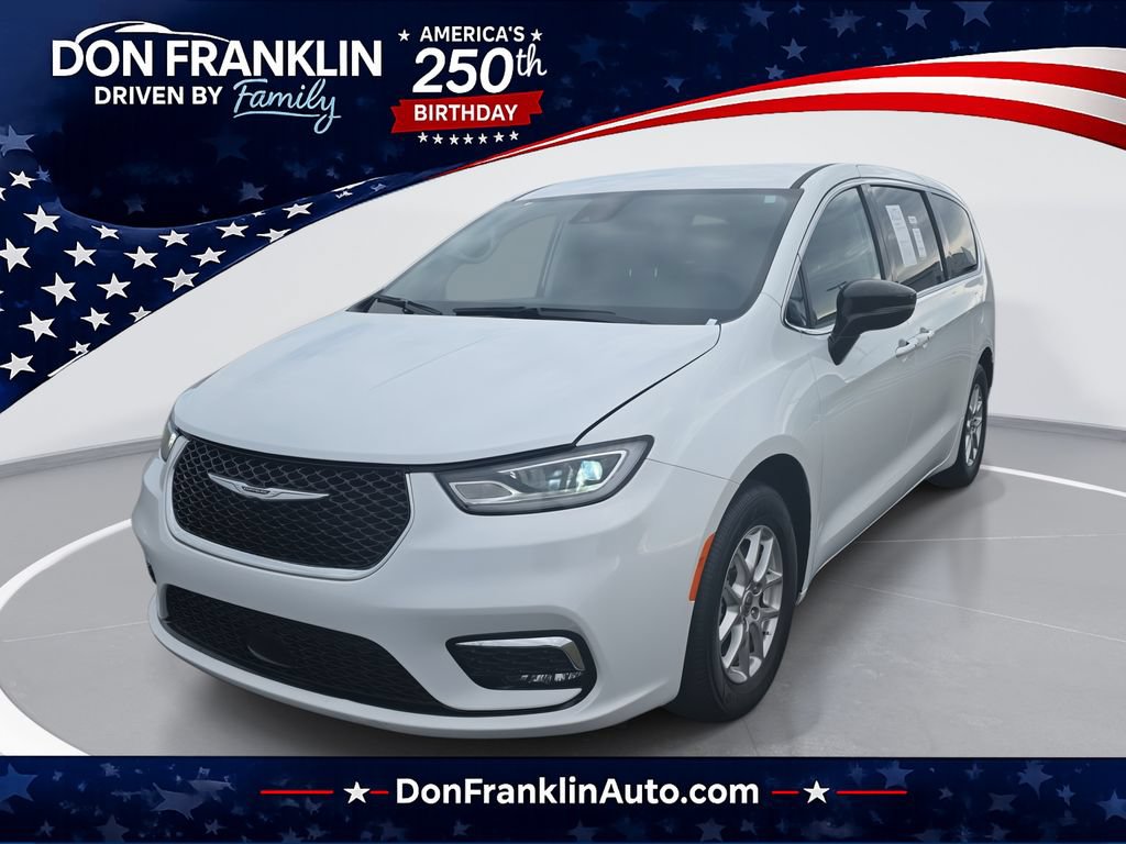 Used 2024 Chrysler Pacifica Touring-L