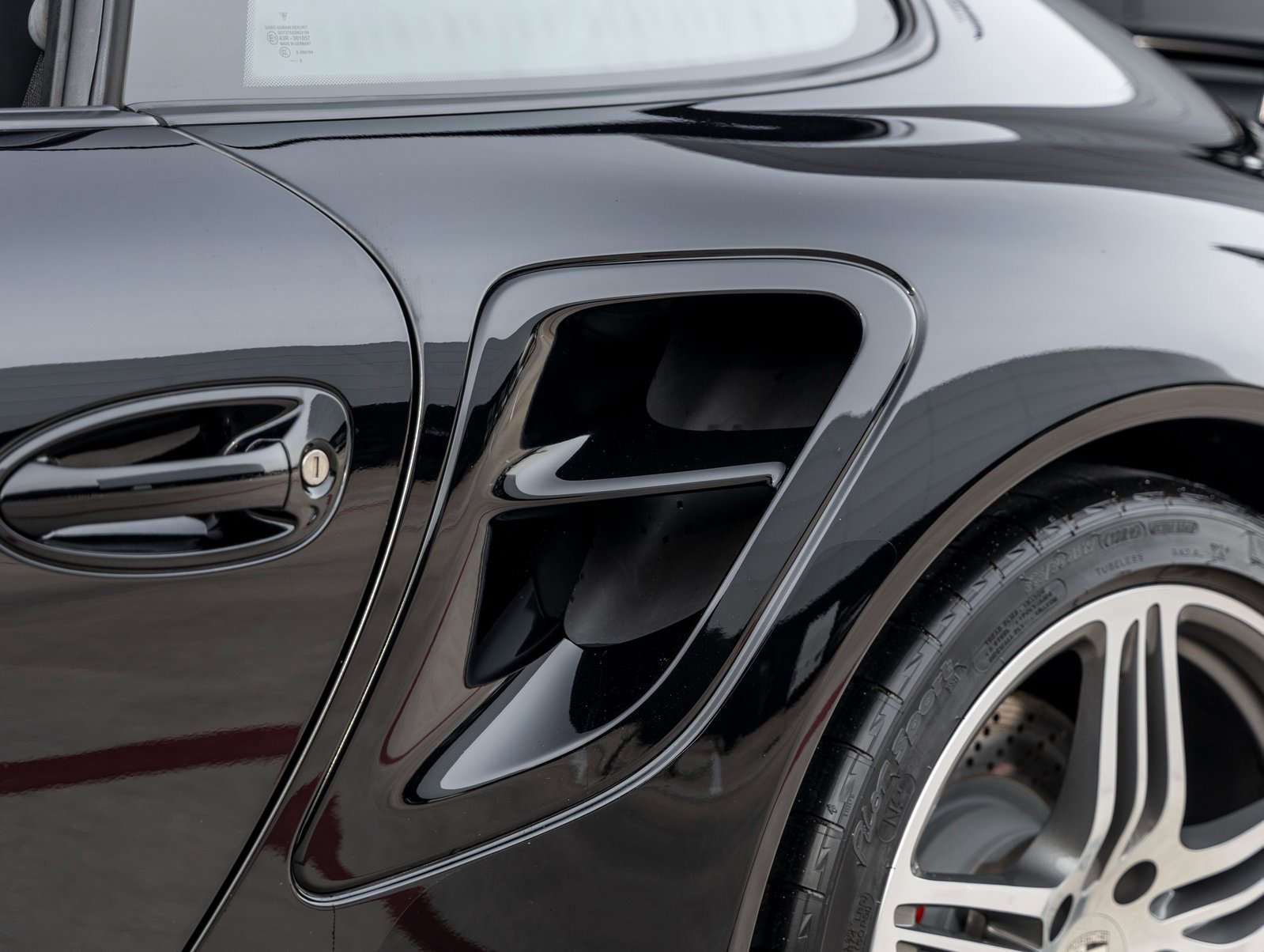 Used 2008 Porsche 911 Turbo image 17