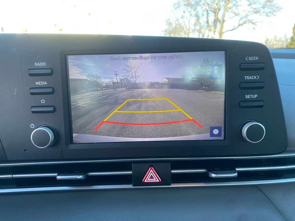 Used 2021 Hyundai Elantra SE image 21