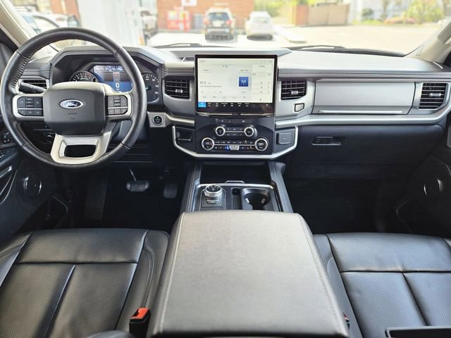 Used 2024 Ford Expedition XLT image 15