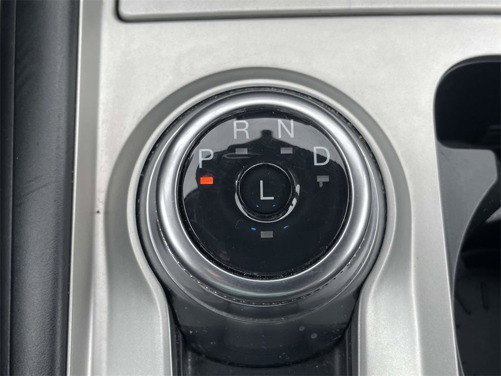 Used 2024 Ford Explorer XLT image 17