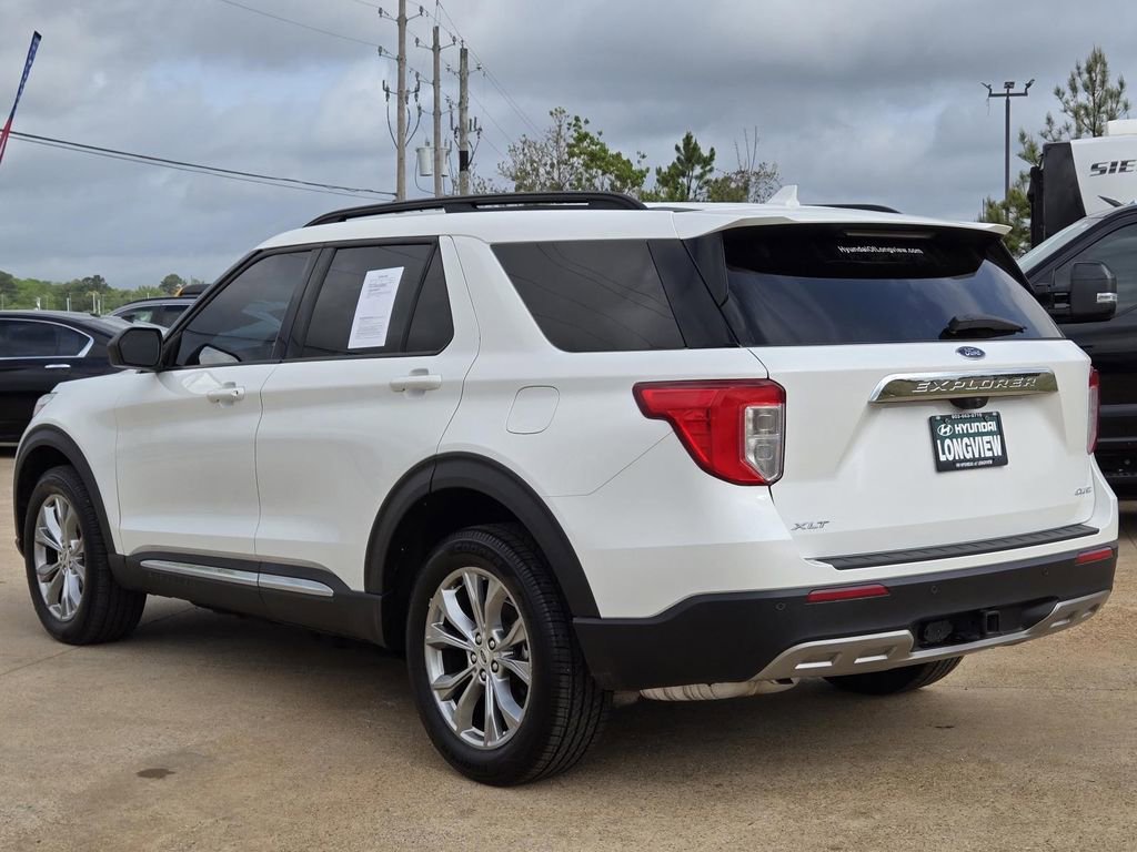 Used 2023 Ford Explorer XLT w/ Equipment Group 202A image 4